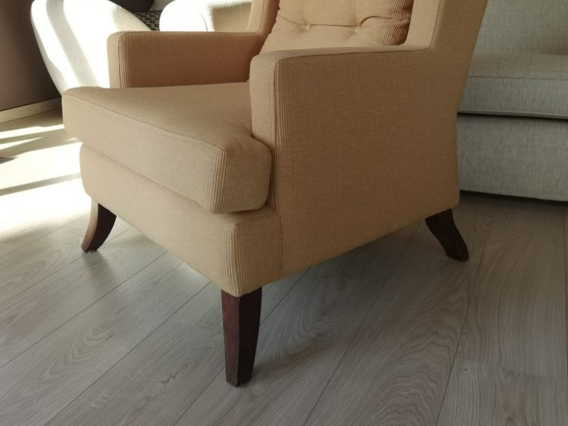 Laura Armchair thumbnail 2