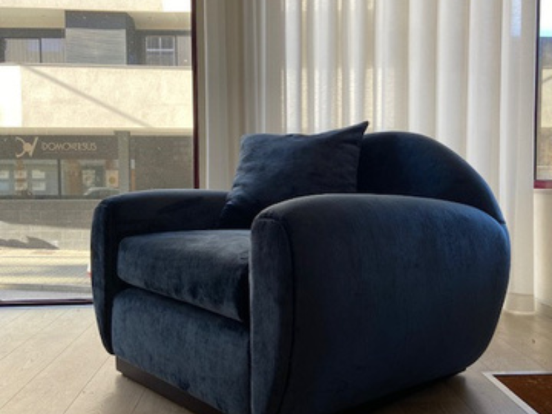 Mary Sofa thumbnail 2